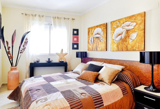 Resale - Apartment - Orihuela Costa - Campoamor