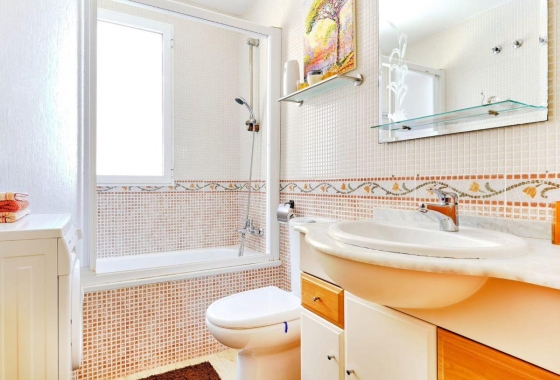 Resale - Apartment - Orihuela Costa - Campoamor