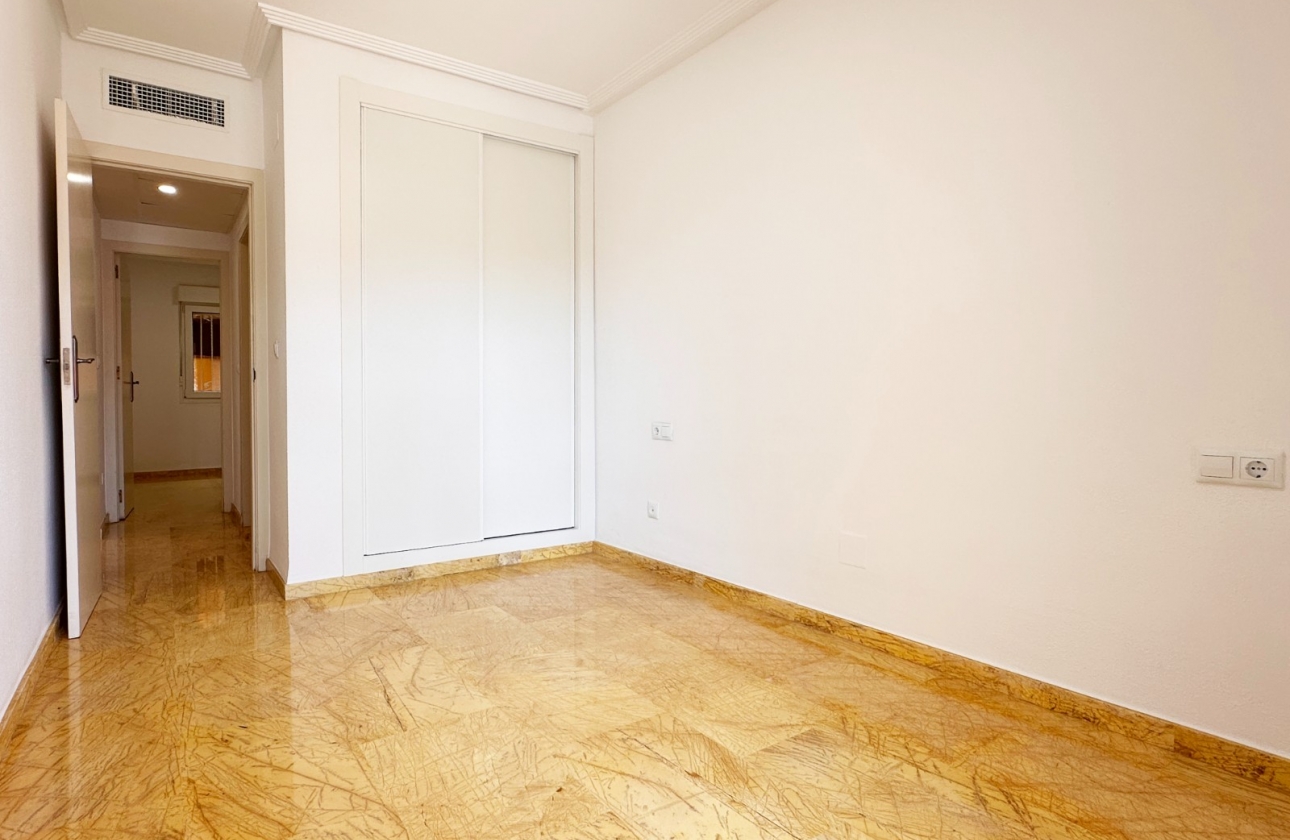 Resale - Apartment - Orihuela Costa - Agua Marina