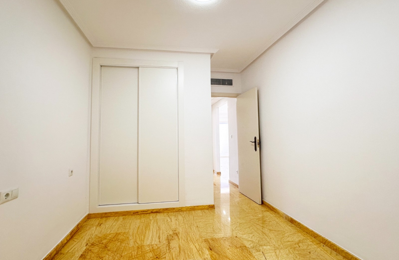 Resale - Apartment - Orihuela Costa - Agua Marina