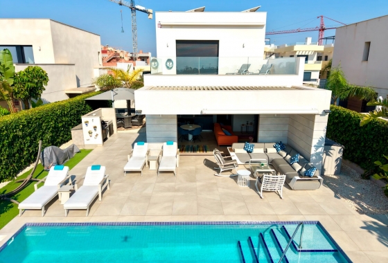 Resale - Villa - Los Montesinos - La Herrada