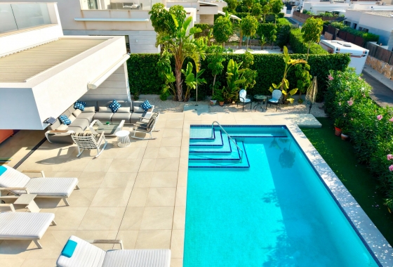 Resale - Villa - Los Montesinos - La Herrada