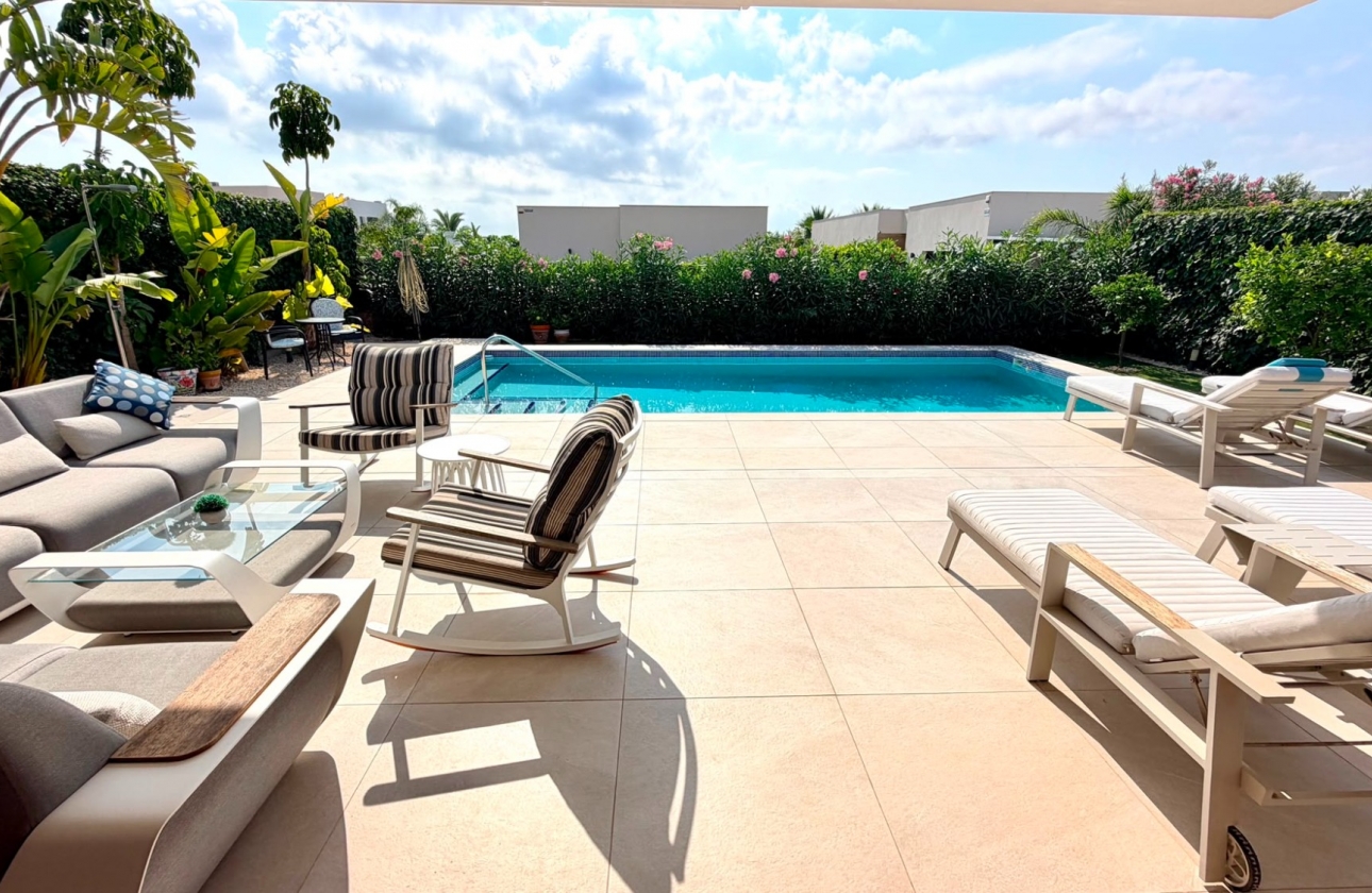 Resale - Villa - Los Montesinos - La Herrada