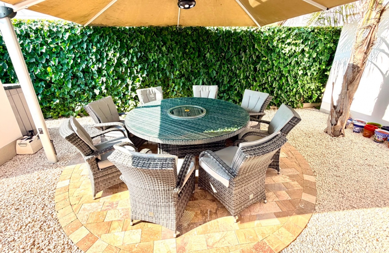 Resale - Villa - Los Montesinos - La Herrada