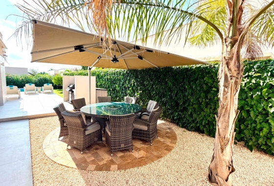 Resale - Villa - Los Montesinos - La Herrada