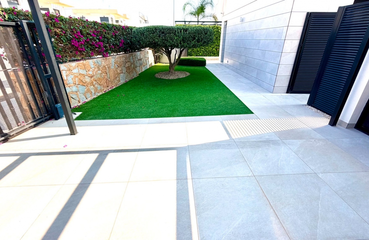 Resale - Villa - Los Montesinos - La Herrada
