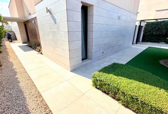 Resale - Villa - Los Montesinos - La Herrada