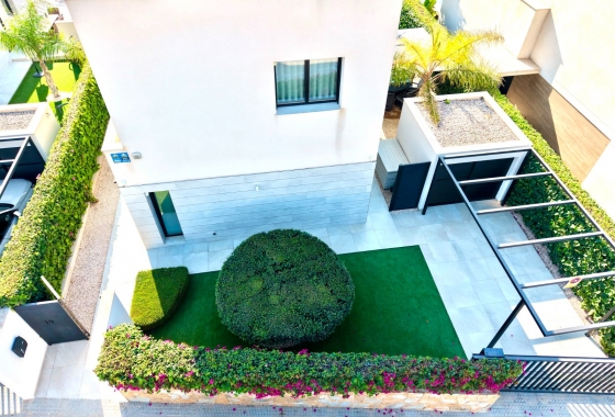 Resale - Villa - Los Montesinos - La Herrada