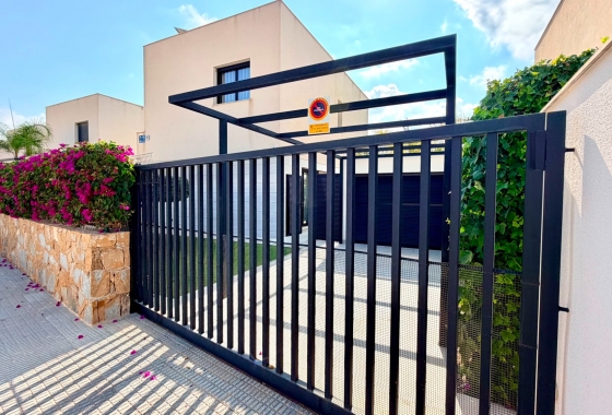 Resale - Villa - Los Montesinos - La Herrada