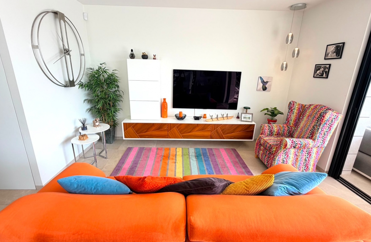 Resale - Villa - Los Montesinos - La Herrada