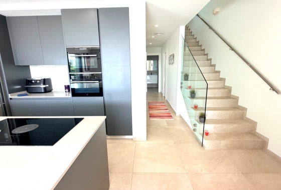 Resale - Villa - Los Montesinos - La Herrada
