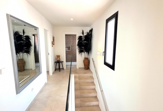 Resale - Villa - Los Montesinos - La Herrada