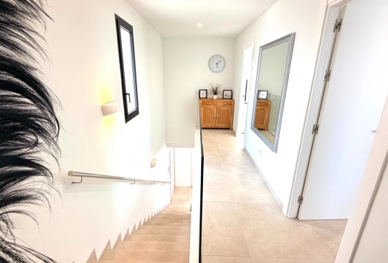 Resale - Villa - Los Montesinos - La Herrada