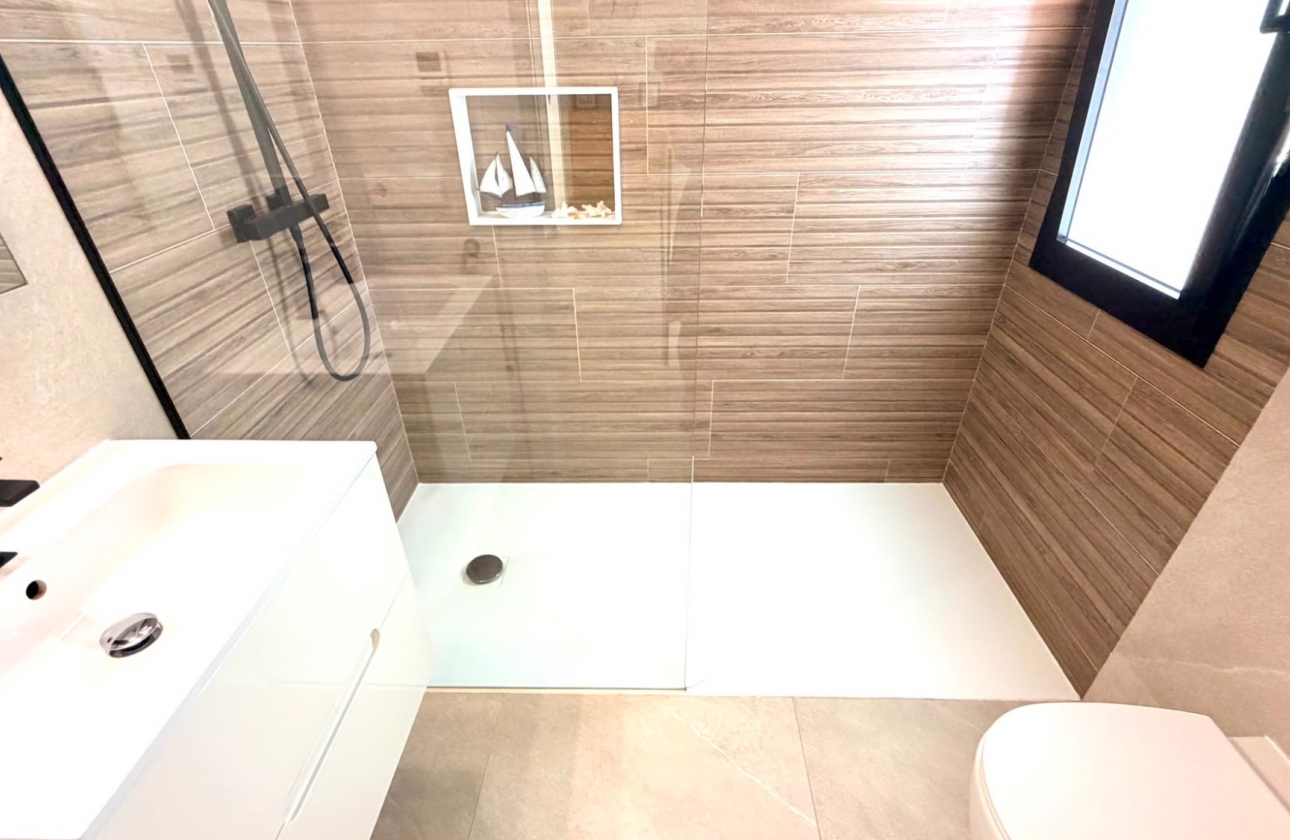 Resale - Villa - Los Montesinos - La Herrada