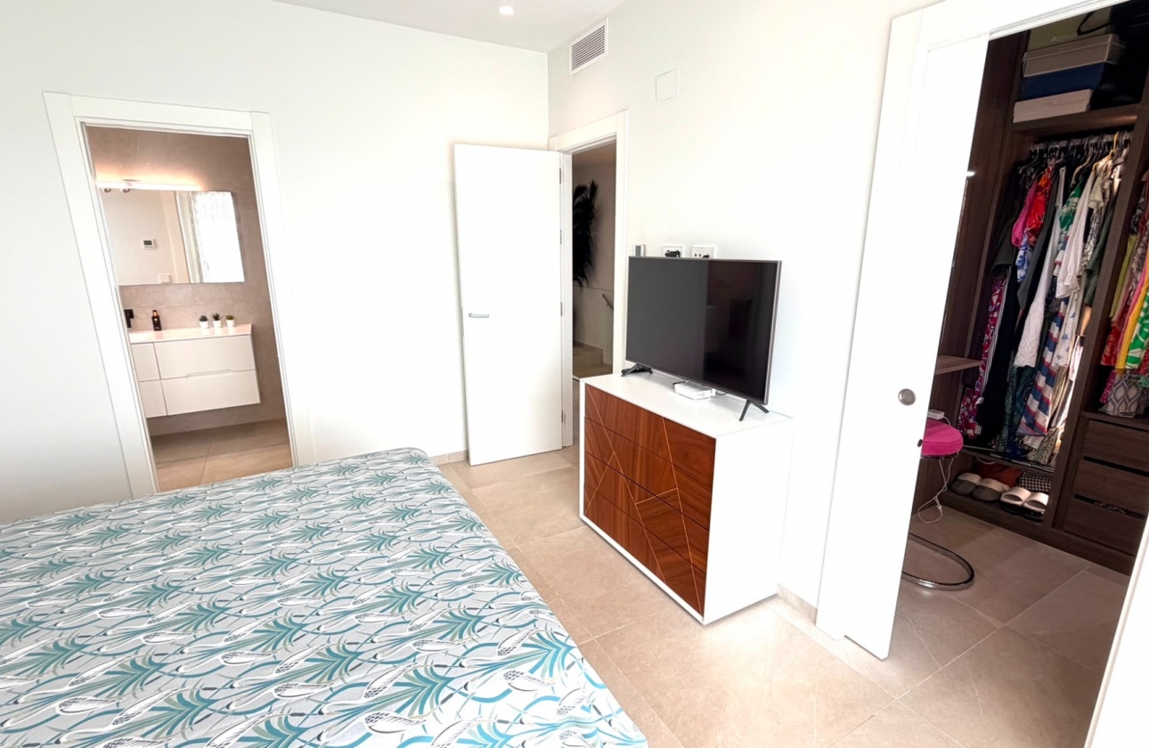 Resale - Villa - Los Montesinos - La Herrada