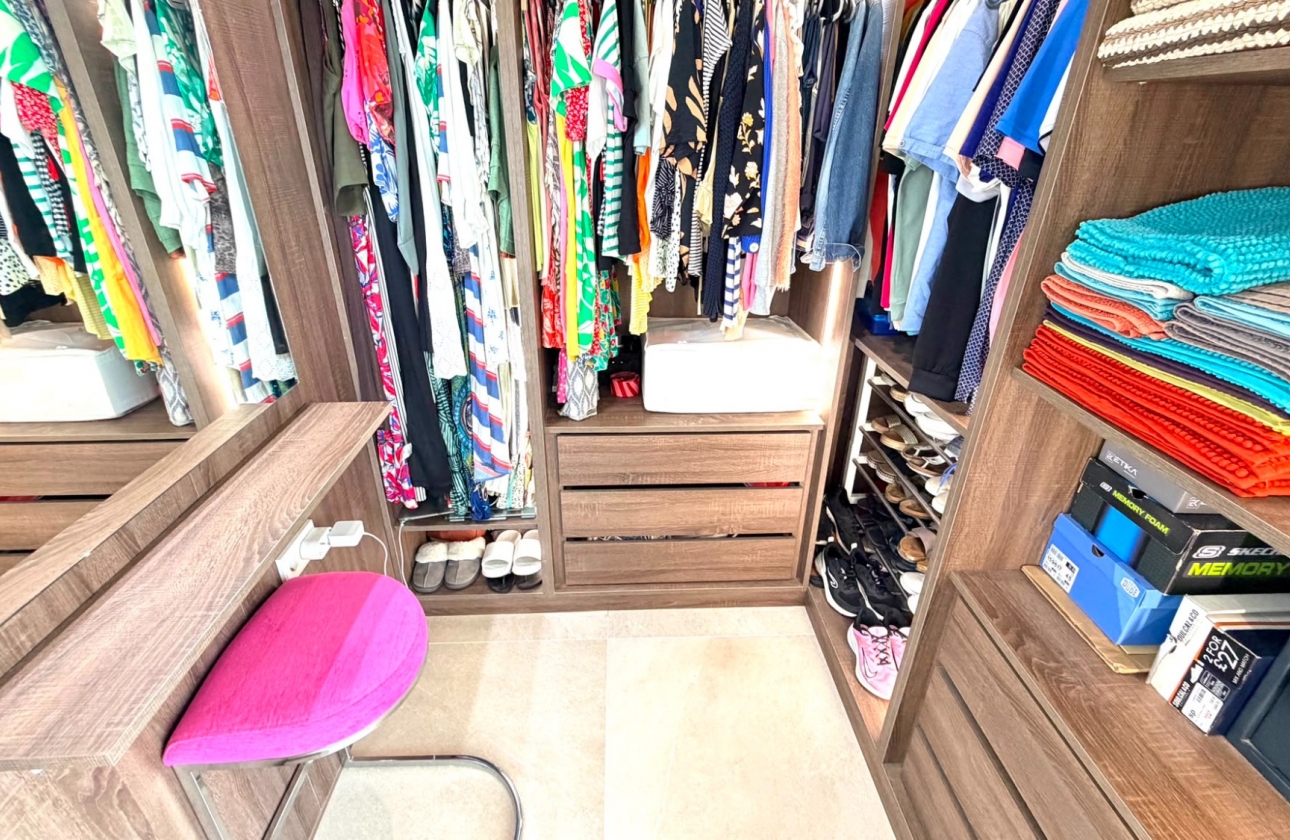 Resale - Villa - Los Montesinos - La Herrada