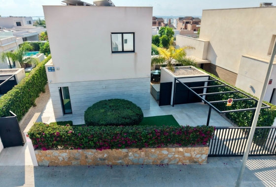 Resale - Villa - Los Montesinos - La Herrada
