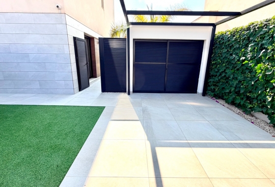 Resale - Villa - Los Montesinos - La Herrada