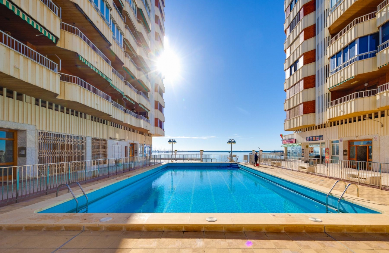 Resale - Apartment - Torrevieja - Playa del Acequión