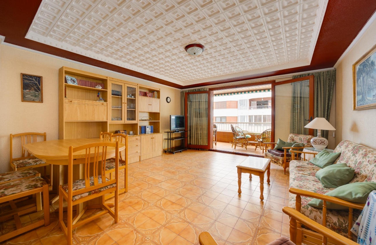Resale - Apartment - Torrevieja - Playa del Acequión