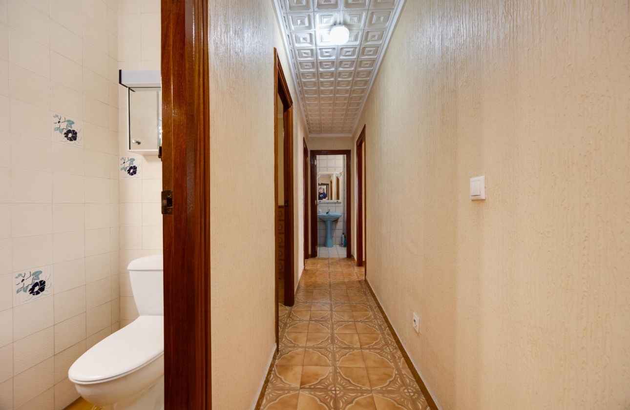 Resale - Apartment - Torrevieja - Playa del Acequión
