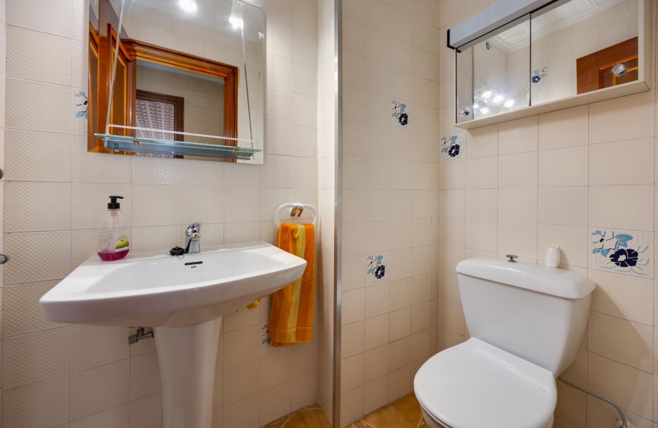 Resale - Apartment - Torrevieja - Playa del Acequión