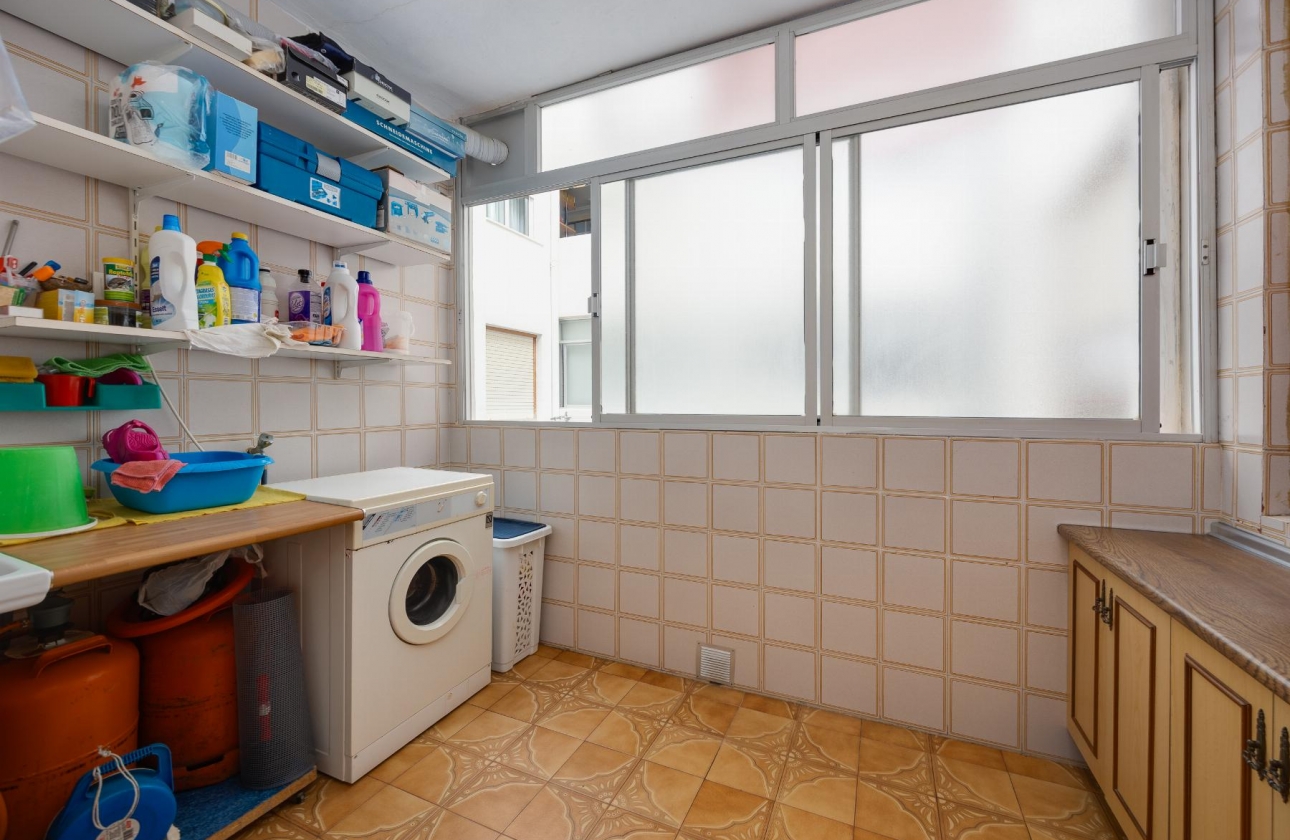 Resale - Apartment - Torrevieja - Playa del Acequión
