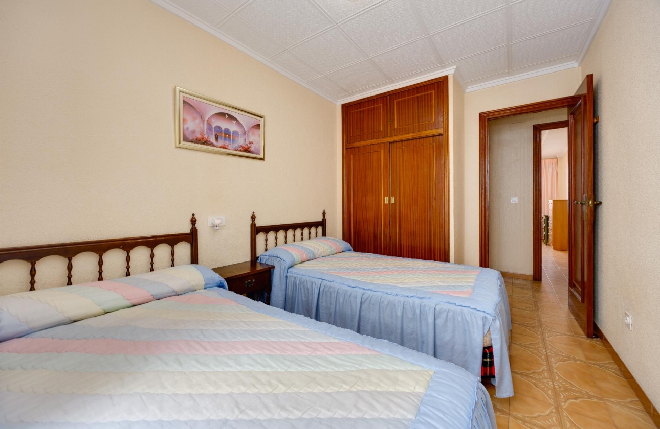 Resale - Apartment - Torrevieja - Playa del Acequión