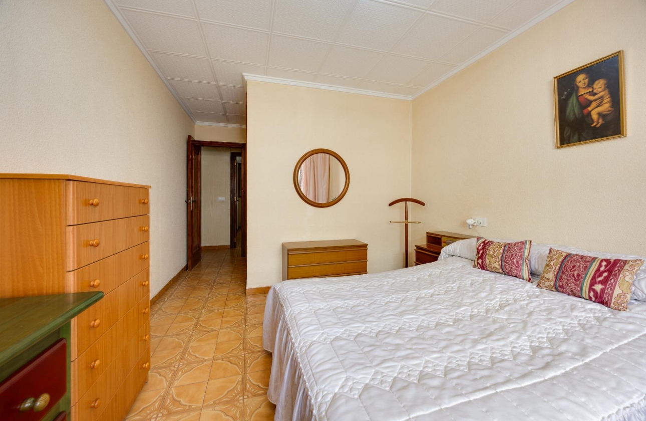 Resale - Apartment - Torrevieja - Playa del Acequión