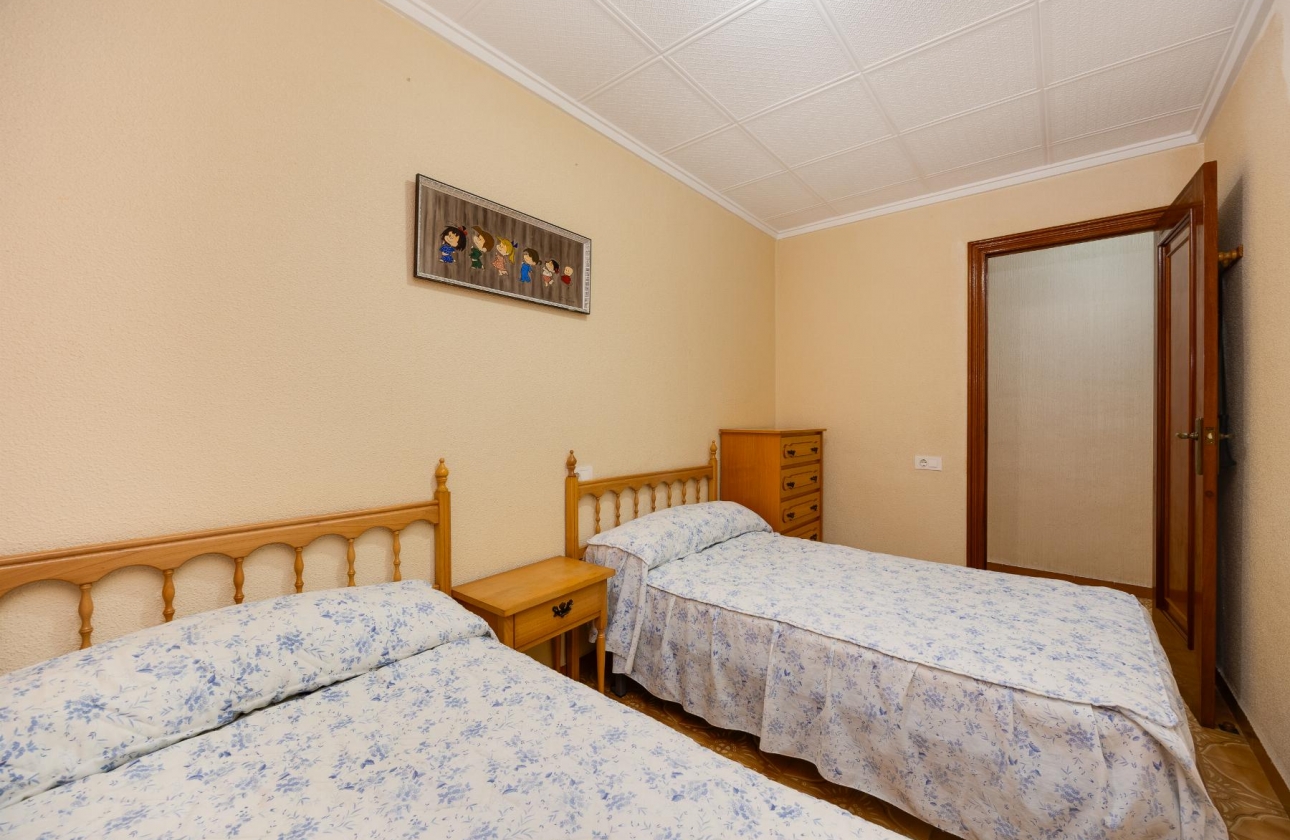 Resale - Apartment - Torrevieja - Playa del Acequión