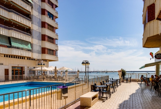 Resale - Apartment - Torrevieja - Playa del Acequión