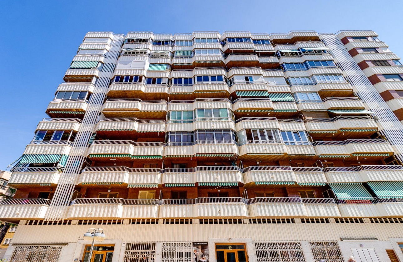 Resale - Apartment - Torrevieja - Playa del Acequión