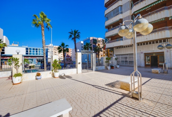 Resale - Apartment - Torrevieja - Playa del Acequión