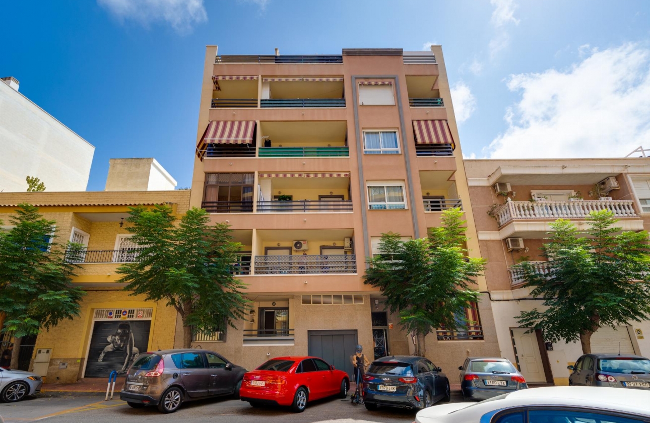 Resale - APARTAMENTO - Torrevieja - Villa Madrid