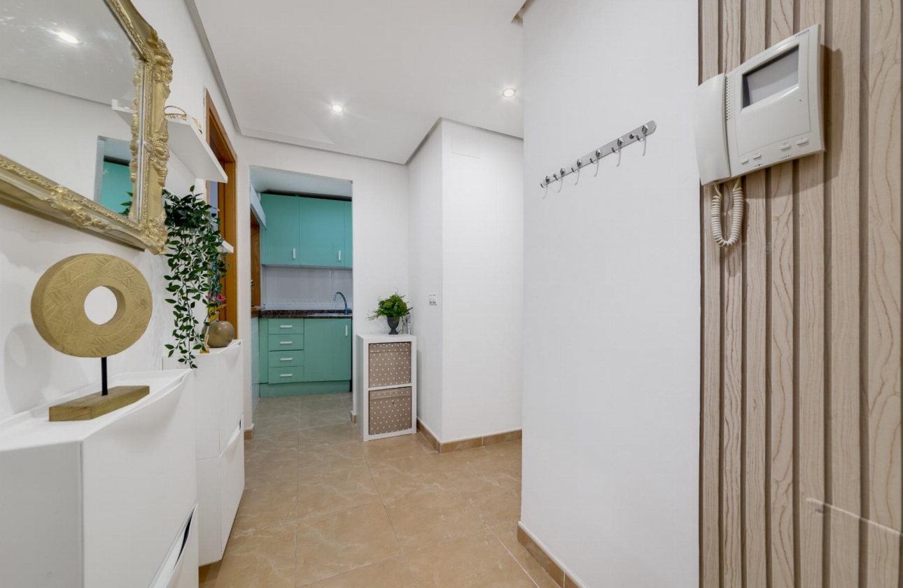 Resale - APARTAMENTO - Torrevieja - Villa Madrid