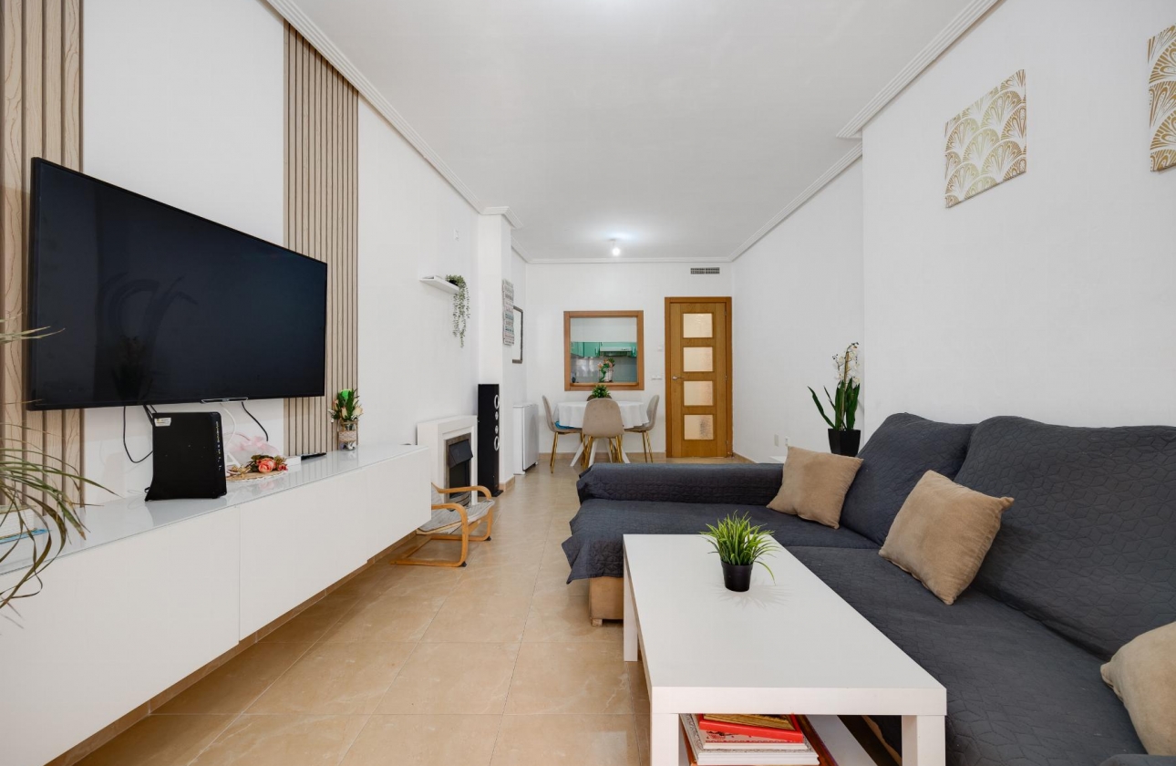 Resale - APARTAMENTO - Torrevieja - Villa Madrid