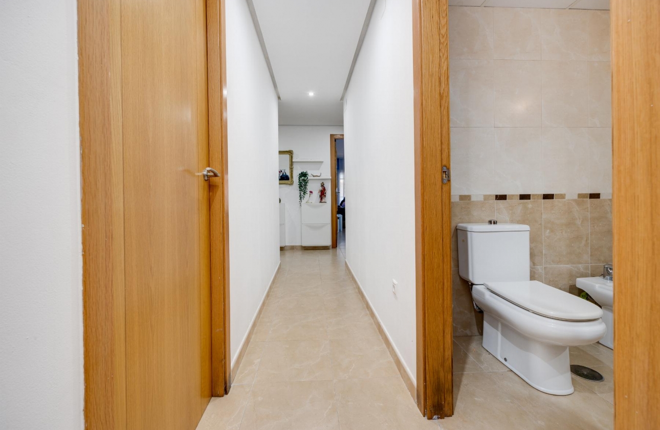 Resale - APARTAMENTO - Torrevieja - Villa Madrid