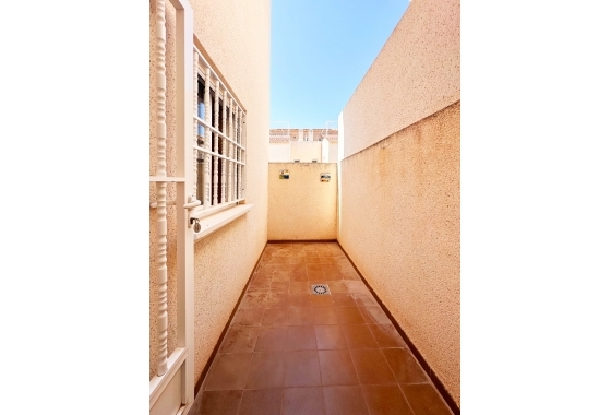 Resale - Bungalow - ﻿Torrevieja (Alicante) - Spain