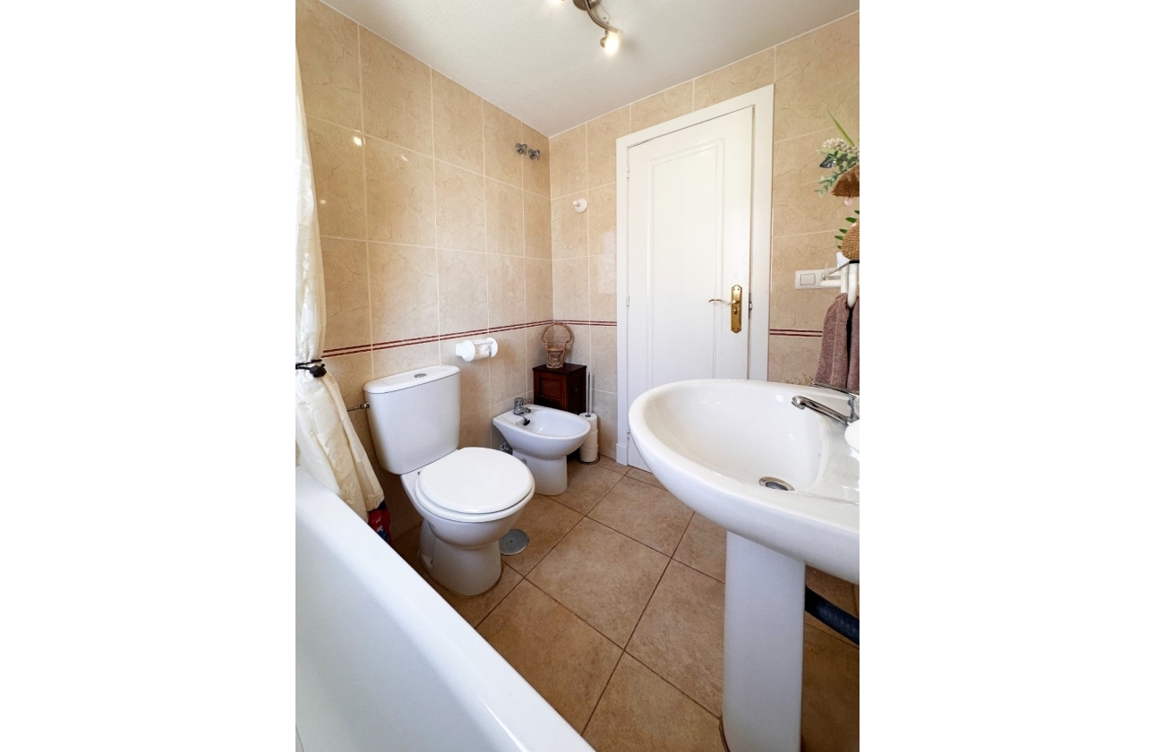 Resale - Bungalow - ﻿Torrevieja (Alicante) - Spain