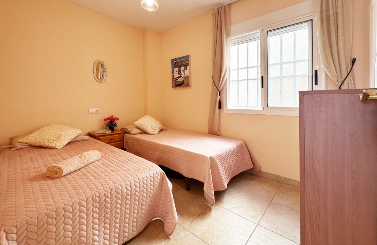 Resale - Bungalow - ﻿Torrevieja (Alicante) - Spain