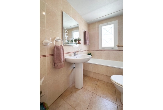 Resale - Bungalow - ﻿Torrevieja (Alicante) - Spain