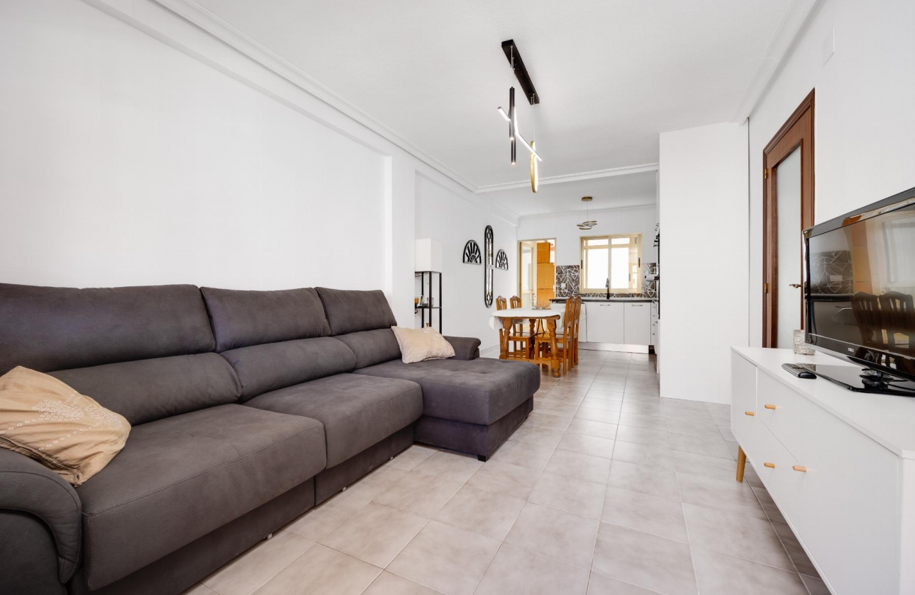 Wiederverkauf - APARTAMENTO - Torrevieja - Playa del Acequión