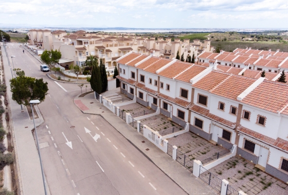 Neue Gebäude - Stadthaus - San Miguel de Salinas