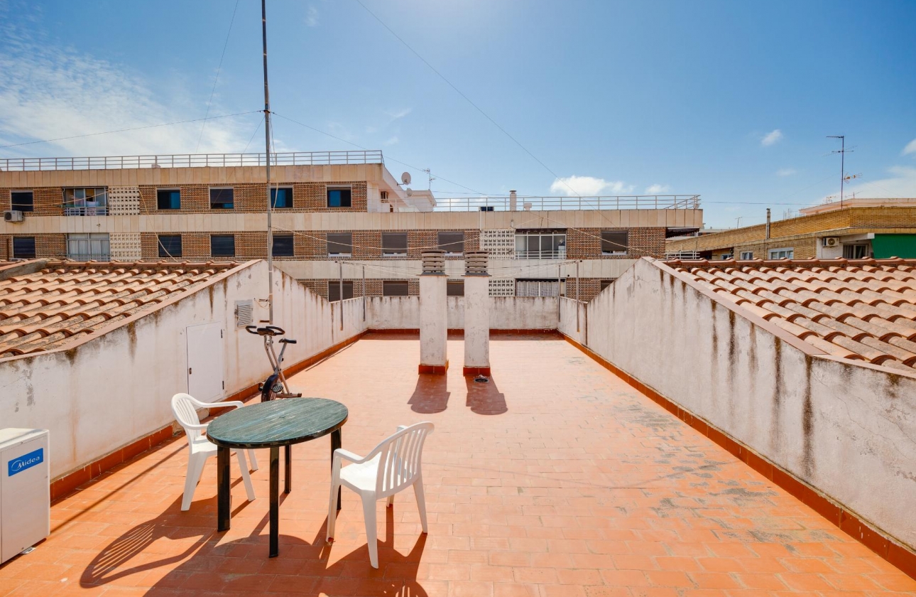 Resale - APARTAMENTO - Torrevieja - Playa del Acequión