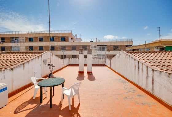 Resale - APARTAMENTO - Torrevieja - Playa del Acequión