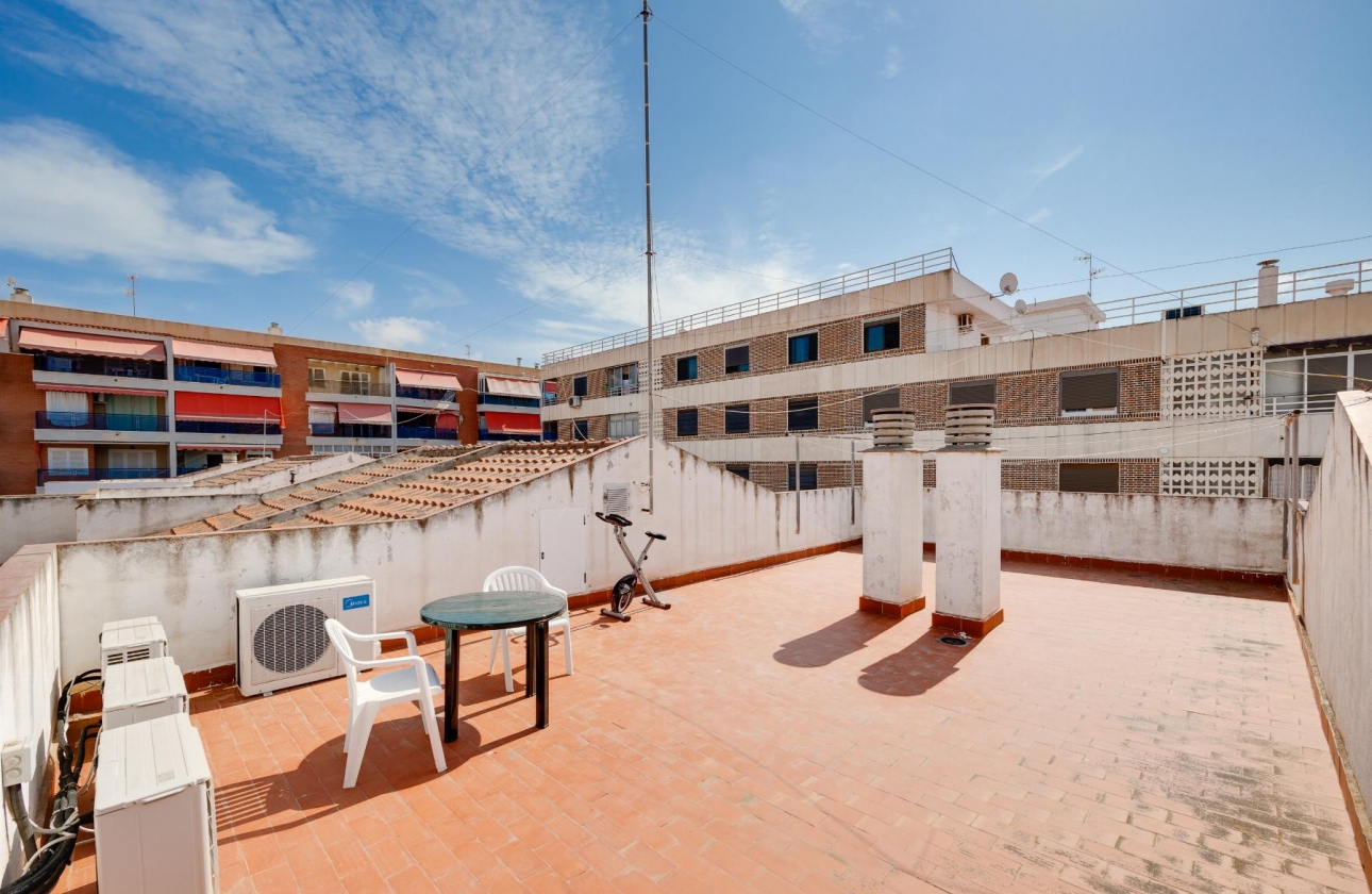 Resale - APARTAMENTO - Torrevieja - Playa del Acequión