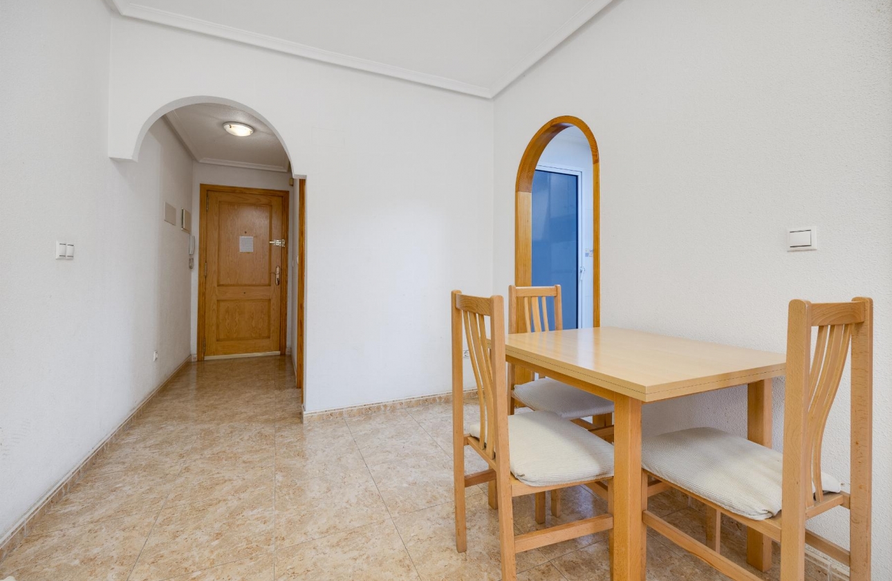 Resale - APARTAMENTO - Torrevieja - Playa del Acequión