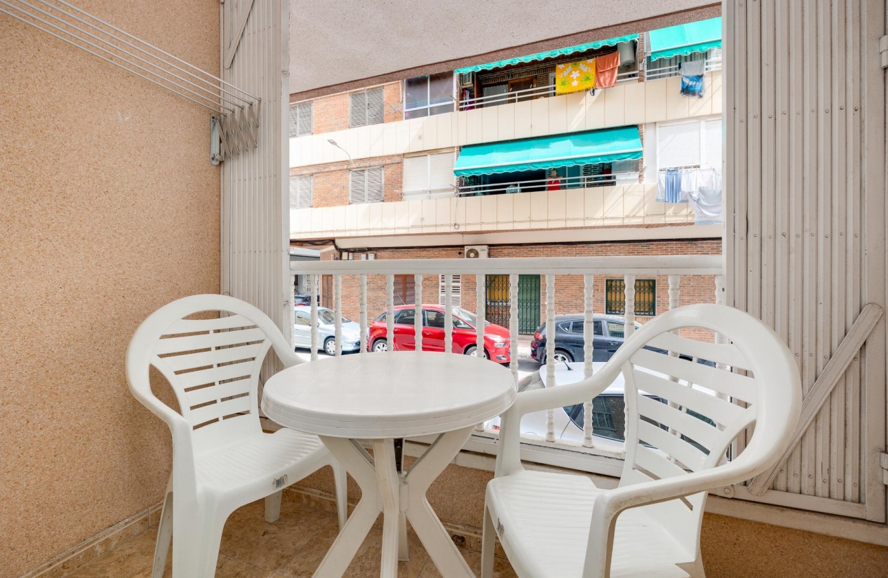 Reventa - APARTAMENTO - Torrevieja - Playa del Acequión