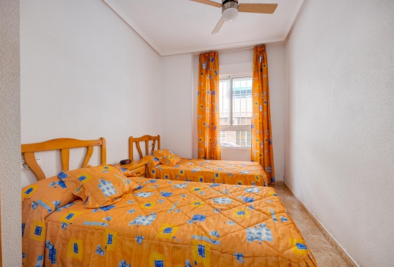 Revente - APARTAMENTO - Torrevieja - Playa del Acequión