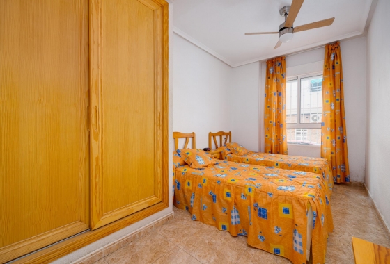 Revente - APARTAMENTO - Torrevieja - Playa del Acequión